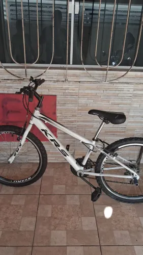 Bicicleta aro24 novinha só 800 reais