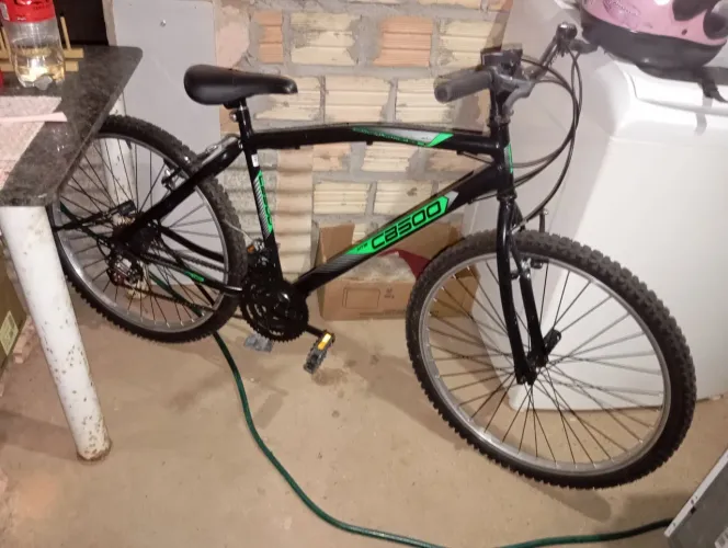 Bicicleta, aro 26 semi nova 