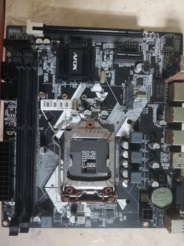 Placa Mãe com defeito H61 MA V3