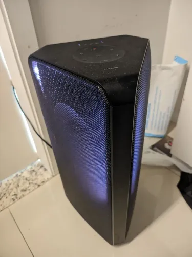 Torre de som Samsung 160w com Led contratação por App