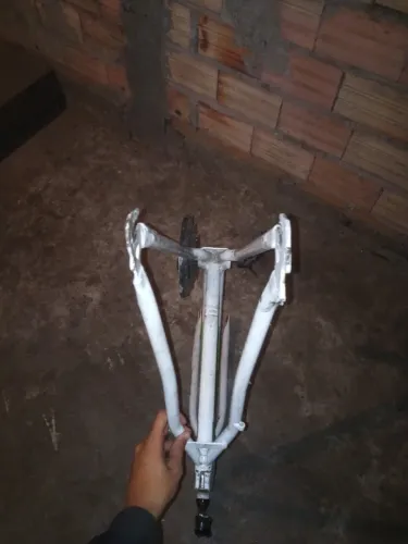 Quadro da bicicleta aro 29, nome off em perfeito estado