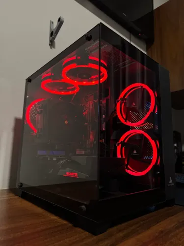 PC Gamer Ryzen 5 5600X + RX 7600 8GB