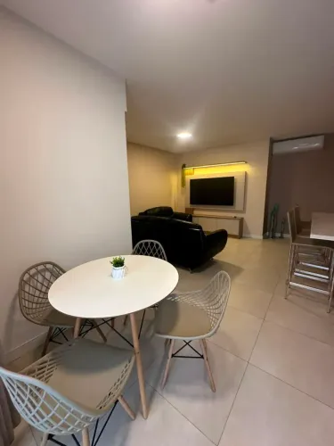 AN010, Apartamento para locação anual na Meia Praia