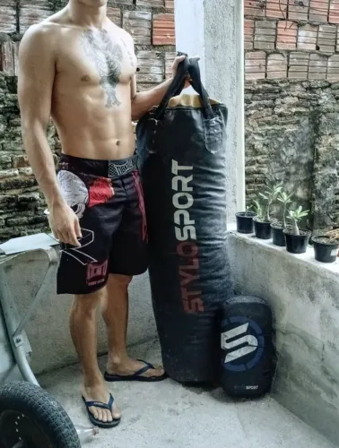 Saco de pancadas + aparador de chute
