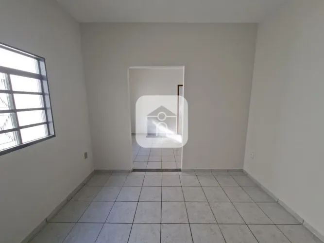 Casa para locação no bairro Planalto