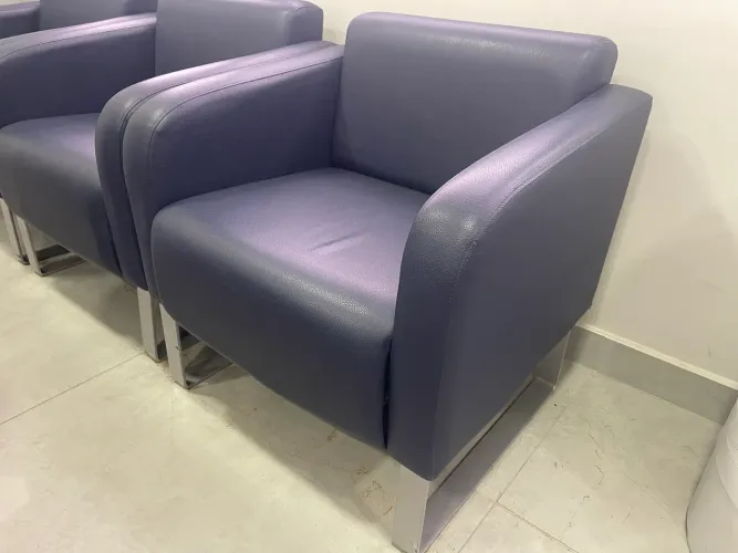 Poltrona courvin azul marinho 