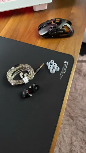 SIMGOT EM6L - IEM Hi-Fi 1DD + 4BA - Sem Microfone