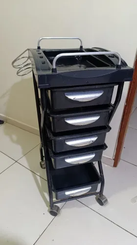 CARRINHO AUXILIAR PARA SALÃO DE BELEZA