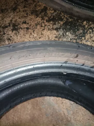 Pneu 215 50 R 17 pra quebrar o galho R$ 250 o par aceito proposta,00