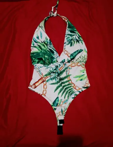 Lindo Body estampas florais verdes tamanho M