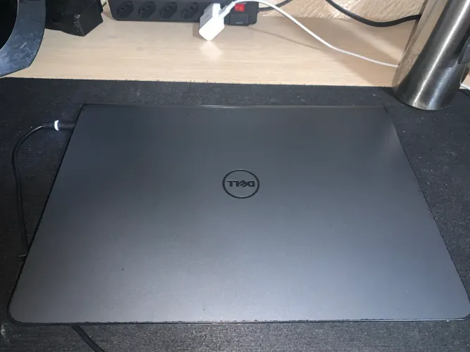 Notebook Dell core I5 de 5 geração 12 gb de RAM, SSD 120 GB.