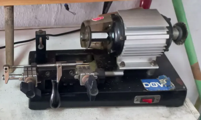 Maquina Copiadora de Chaves DoVale + Painel + 300 Chaves