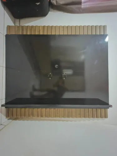 Rack para TV Preto e Amadeirado | R$ 150