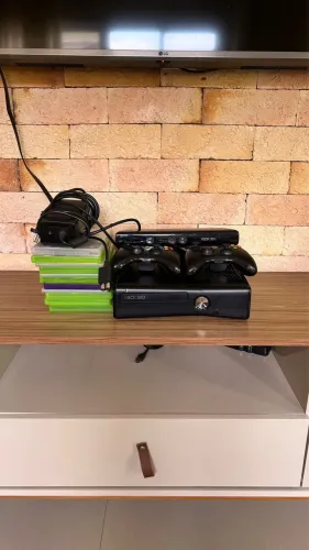 Xbox 360 HD 320GB desbloqueado + kineckt