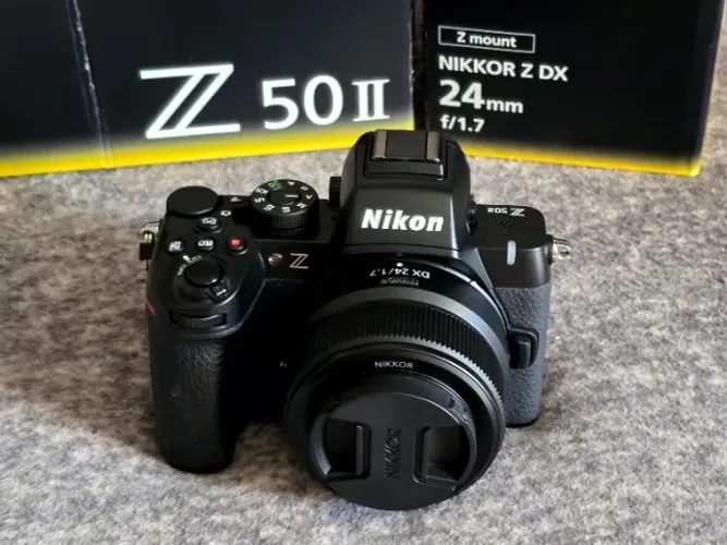 Câmera Nikon Z50 II (versão 2 lançamento ) + Lente 24mm 1,7f (5 mil cliques)