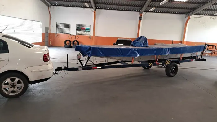 Barco novo + Carreta.
