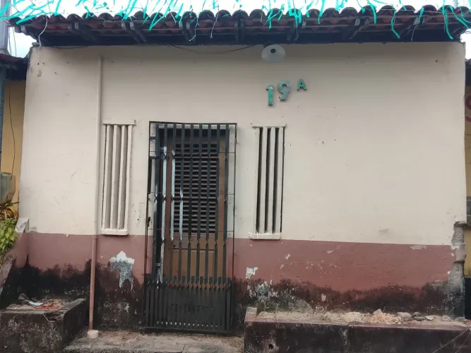 Vende-se casA e terreno  na vila dos nobres 