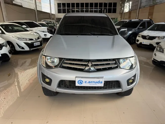 Mitsubishi L200 Triton GLS 3.2 CD TB Int.diesel MEC 2013