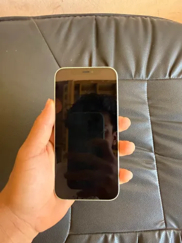 Vendo iPhone 12,128 GB Perfeito estado, Chame para mais informações ou negociação.