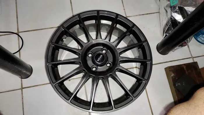 Vendo 01 roda aro 17", tala 7, furacão 4 x 100