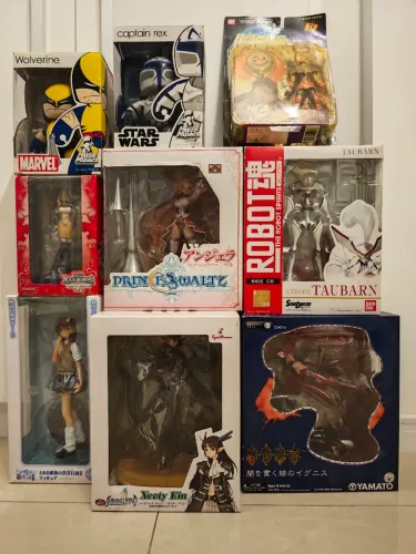 Figuras diversas animes comics