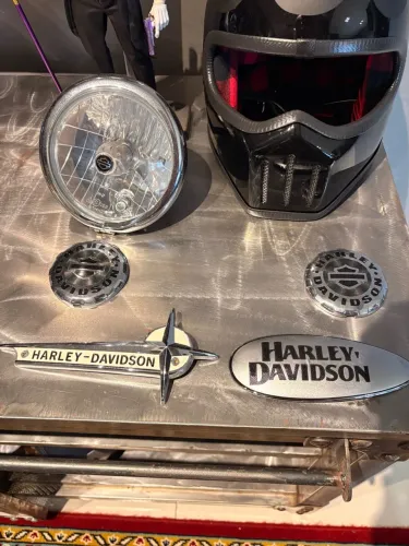 Emblemas / Medalhões de Tanque Harley-Davidson Originais (Breakout, Heritage, Panhead) 