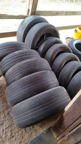 Vendo vários pneus em bom estado, aro 15, 16, 17, 18 dois de cada