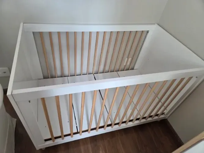 Berço lilibee Haus Branco com Carvalho