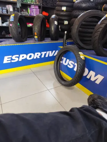 Vaga de Vendedor em loja de Pneus para motocicletas.