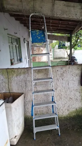 Vendo escada de alumínio