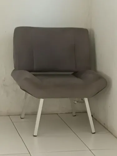 Poltrona semi nova