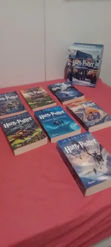 Box livros Harry Potter Castelo + 2 marcadores