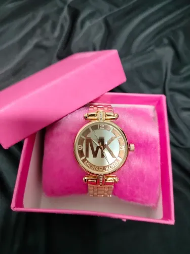 Relógio Feminino MICHAEL KORS - A elegância pura no pulso de quem você ama.