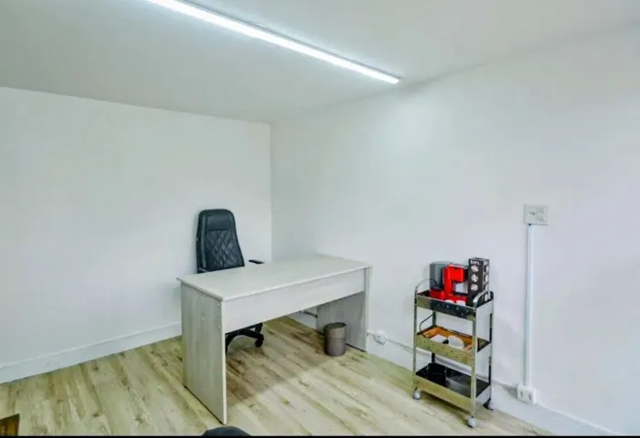 OPORTUNIDADE NO IPIRANGA: Sala Comercial Pronta para Entrar!