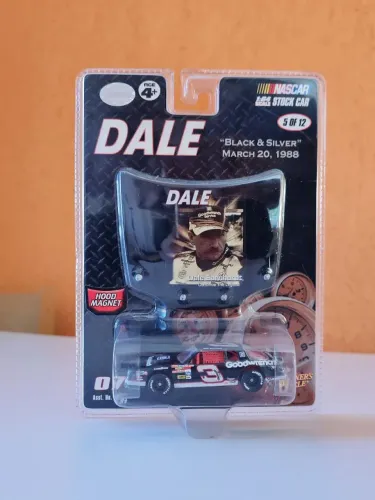 Miniatura 1/64 Nascar Dale Earnhardt Sr. Winners Circle