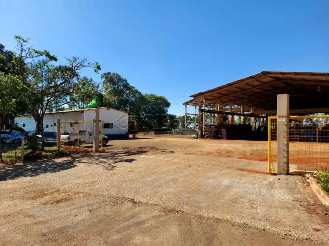 Galpão e Prédio para indústria com mais de 2mil m² cobertos SP-333