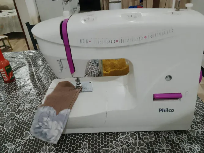 Máquina de costura Philco