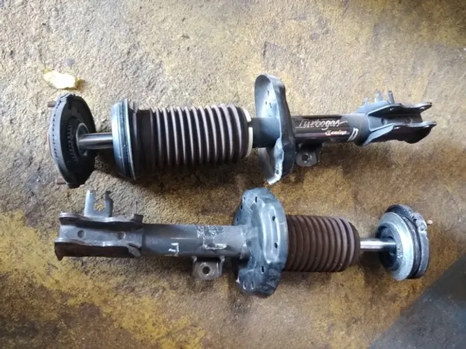 Par de amortecedor dianteiro kit coxim Fiat punto