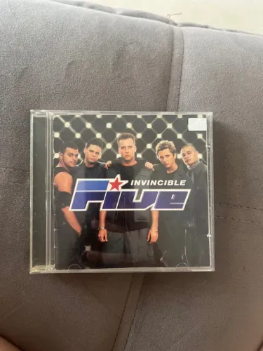 CD Invincible - FIVE