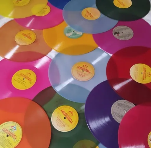 15 discos de vinil - Coloridos - Sortidos - Decorativos.