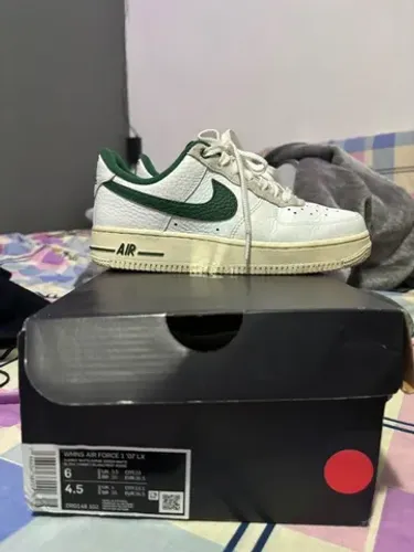 Tênis Nike tamanho 35 feminino original