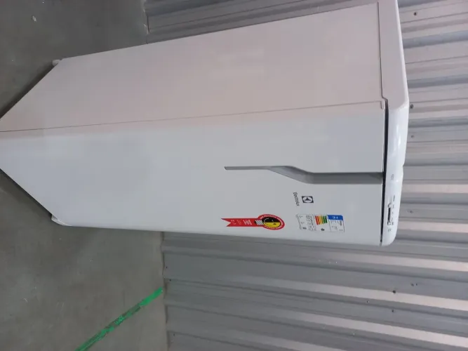 GELADEIRA ELECTROLUX 260 LITROS
