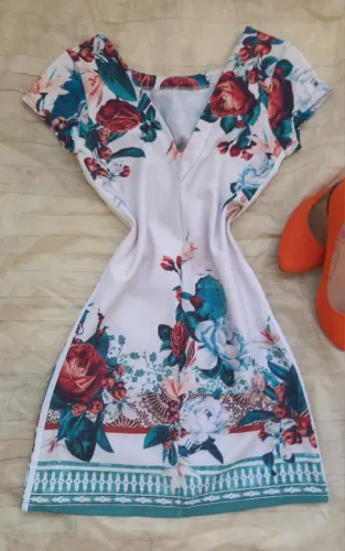 Vestido feminino floral
