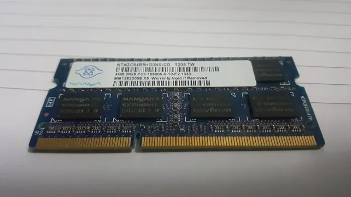 Pente de memória 4gb DDR3 PC3-10600S