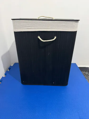 Cesto de roupa de bambú