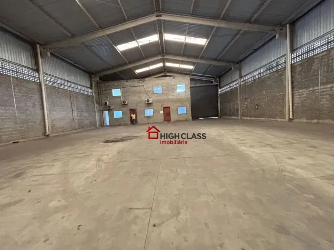 Galpão Comercial de Alto Padrão  1200 m² Construídos + 1800 m² de Área Livre