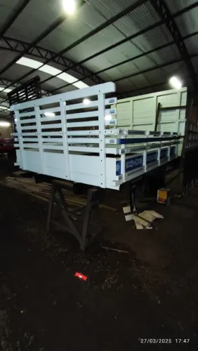 Carroceria de madeira F1000/D20