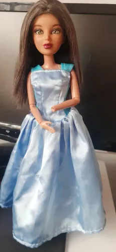 Boneca Liv 