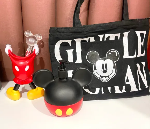 Kit bolsa , porta caneta e porta sabonete líquido mickey