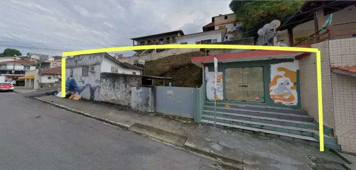 Terreno à venda no bairro Estreito em Florianópolis.